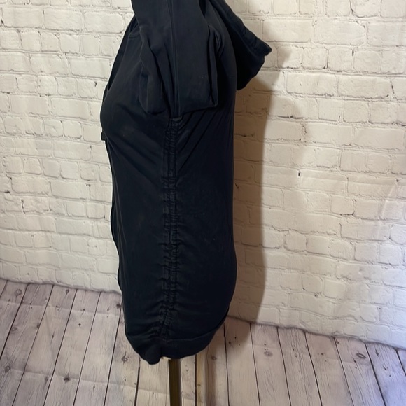 Motherhood Ruched Black zip up sweatshirt - Picture 2 of 5